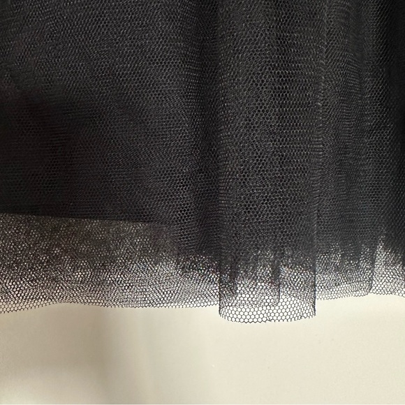 Lauren Conrad short black Tulle mini skirt - Picture 4 of 10